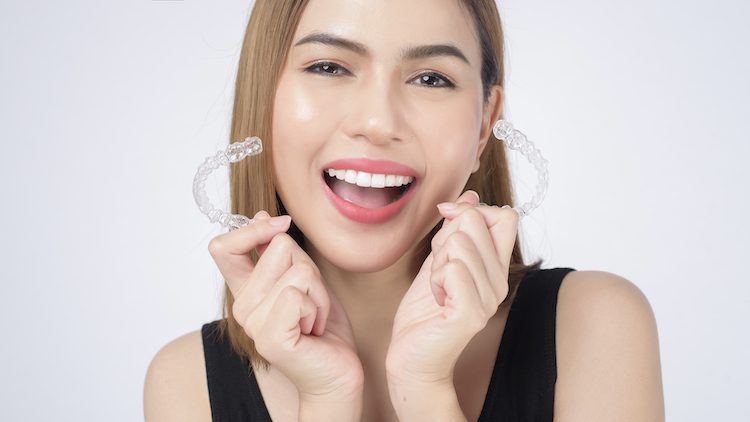 It's crucial to understand the benefits and qualifications of clear aligner to make an informed decision about your smile.