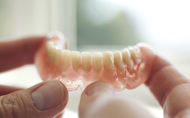 Knowing the signs that it might be time for a replacement denture is crucial for maintaining oral health and overall well-being.